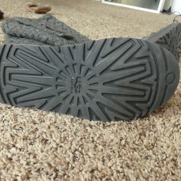 UGG Cardy Lattice Boots - LIKE NEW! - Picture 6 of 8